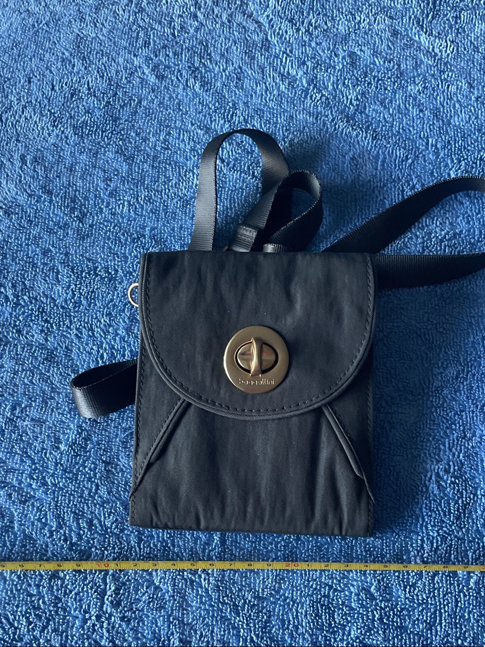 Compact Black Crossbody Bag with Turn-Lock Closure
